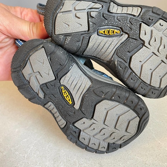 Keens Kids Newport Water Shoes Boys 5 Blue Sandals Outdoor Hiking - Picture 3 of 7